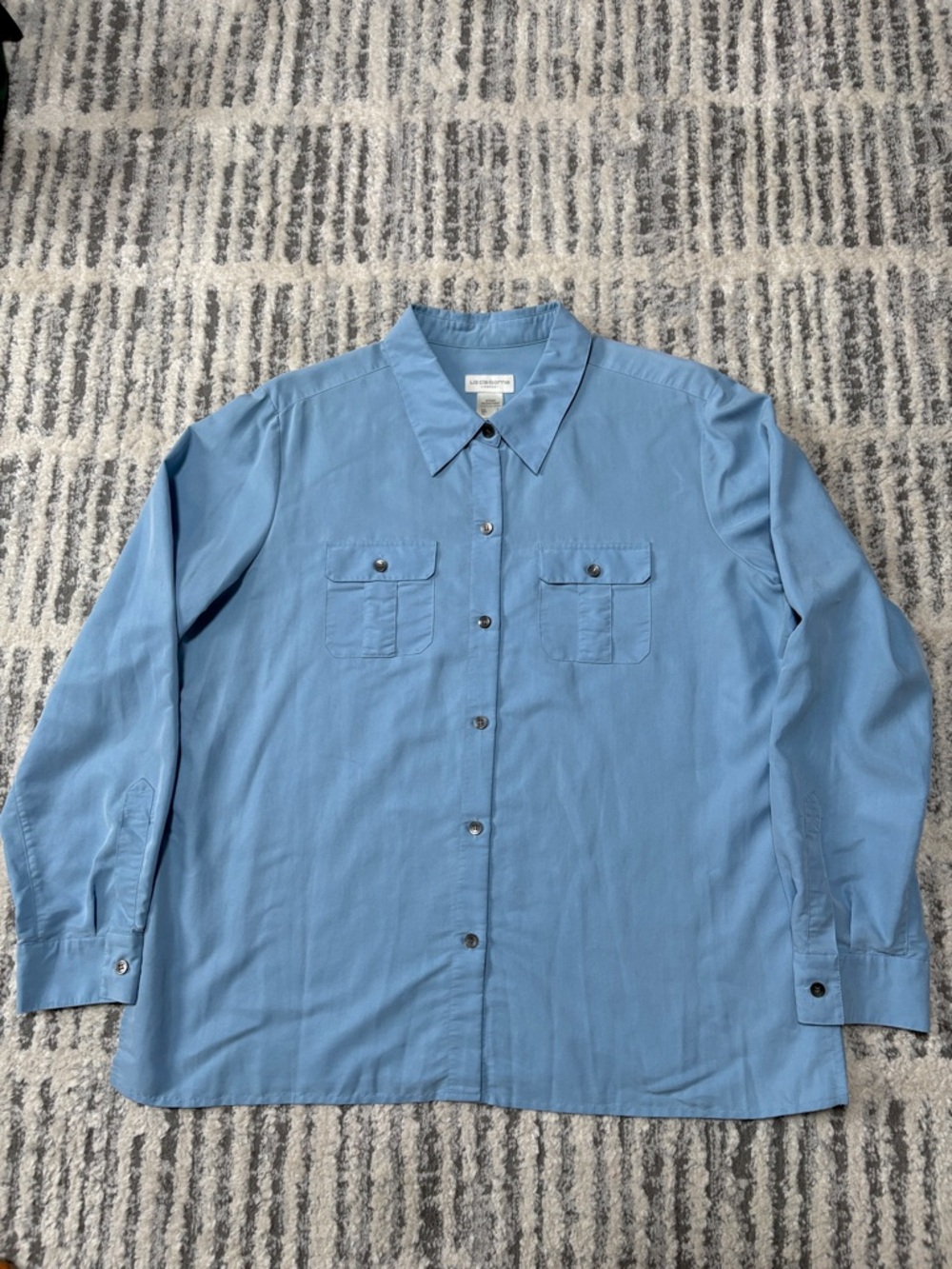 Liz Claiborne Women’s Pale Blue Collared Button-Up Shirt-Size XL